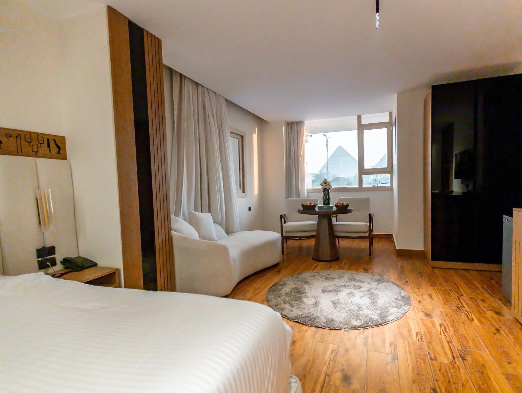 Superior Pyramids Inn Al Kawm al Akhdar Екстериор снимка