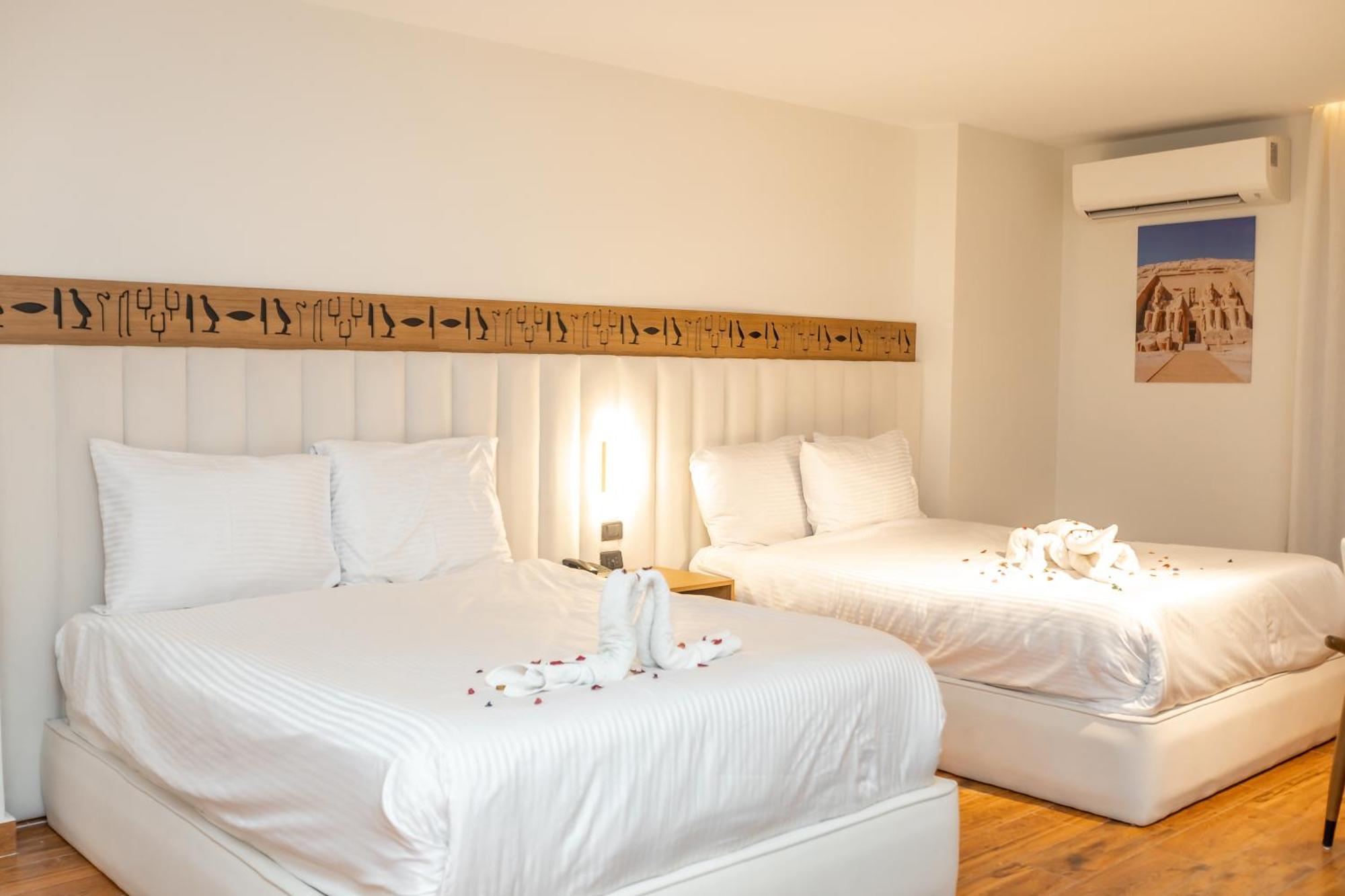 Superior Pyramids Inn Al Kawm al Akhdar Екстериор снимка