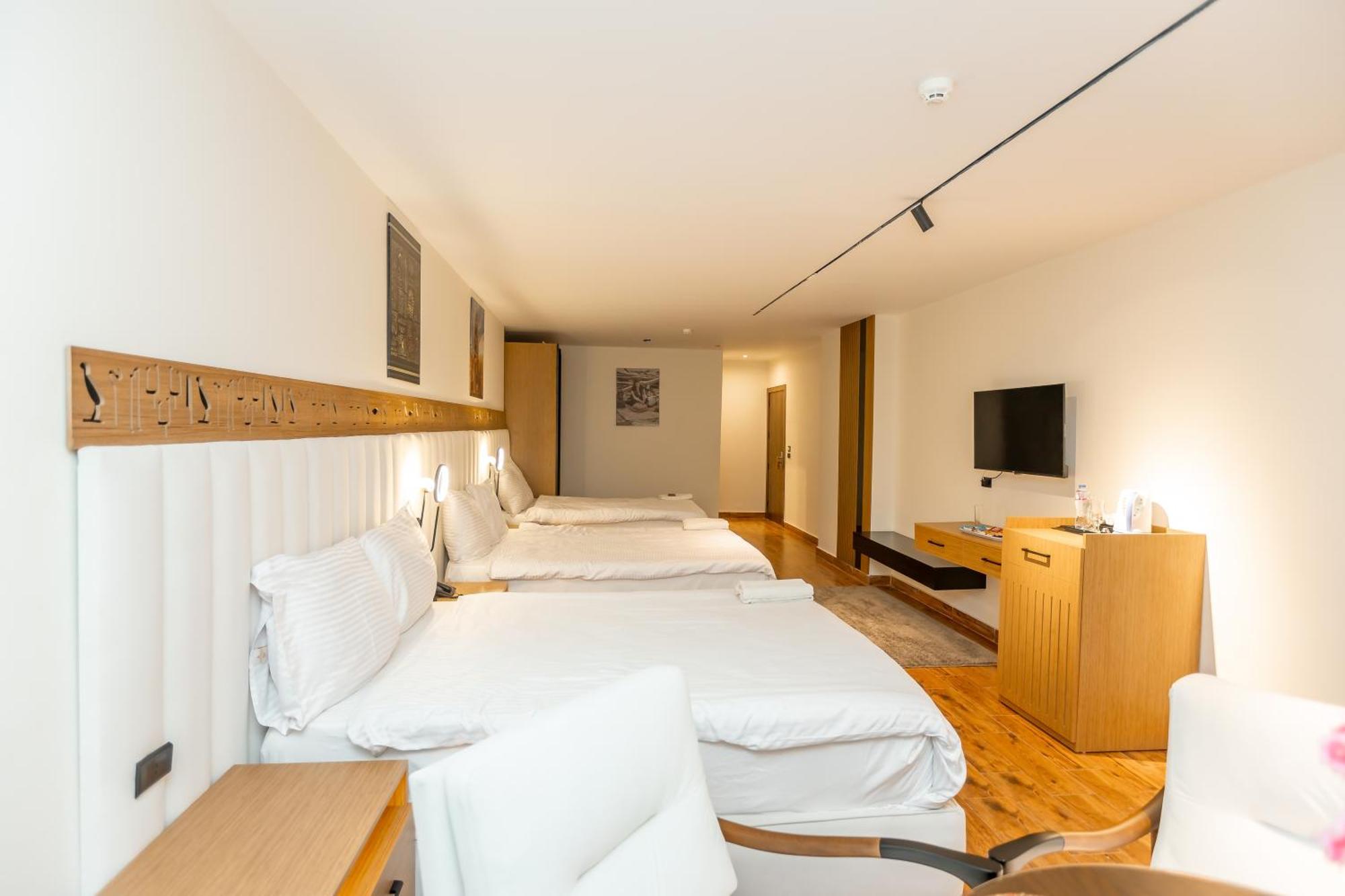 Superior Pyramids Inn Al Kawm al Akhdar Екстериор снимка