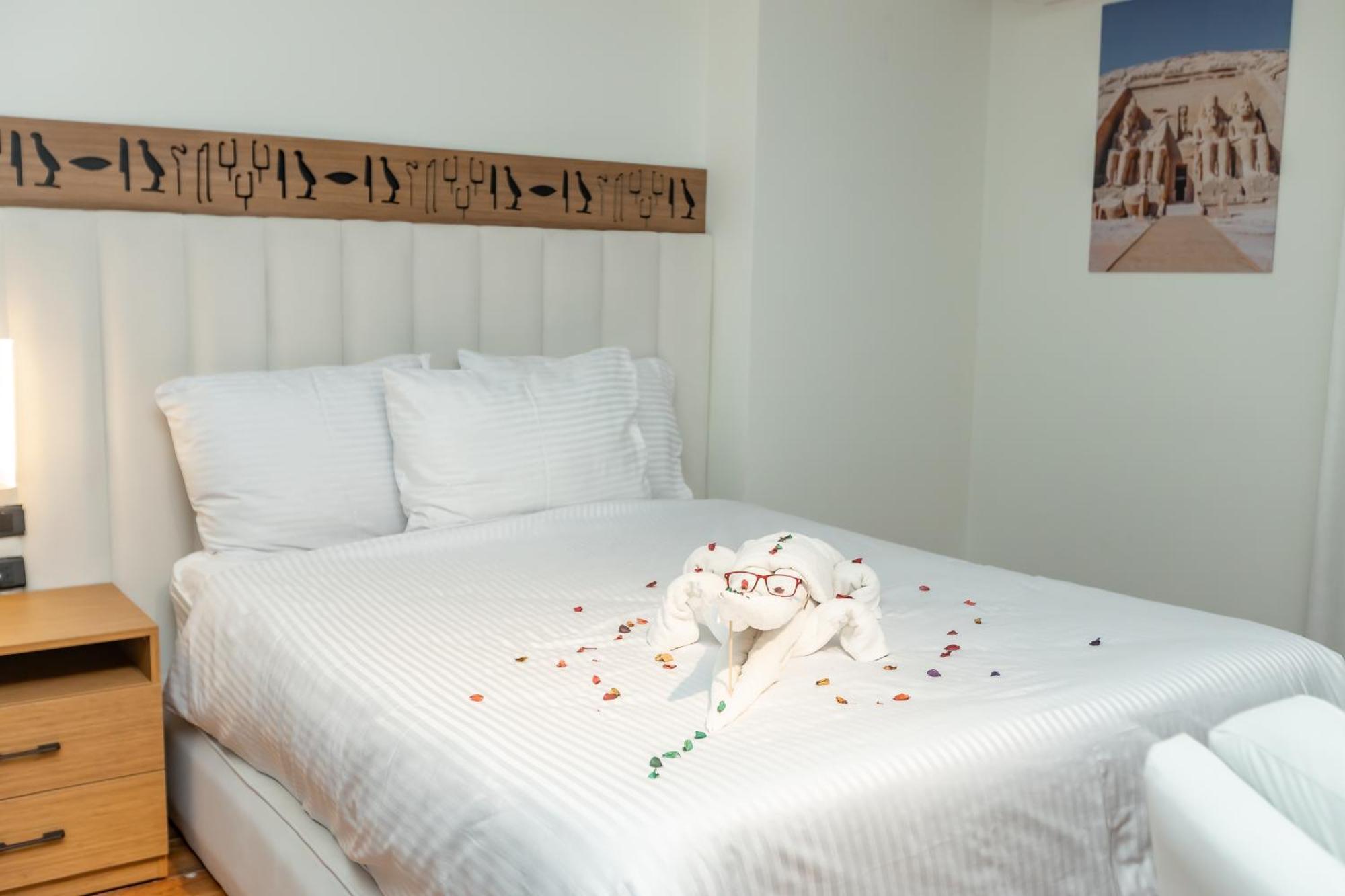 Superior Pyramids Inn Al Kawm al Akhdar Екстериор снимка