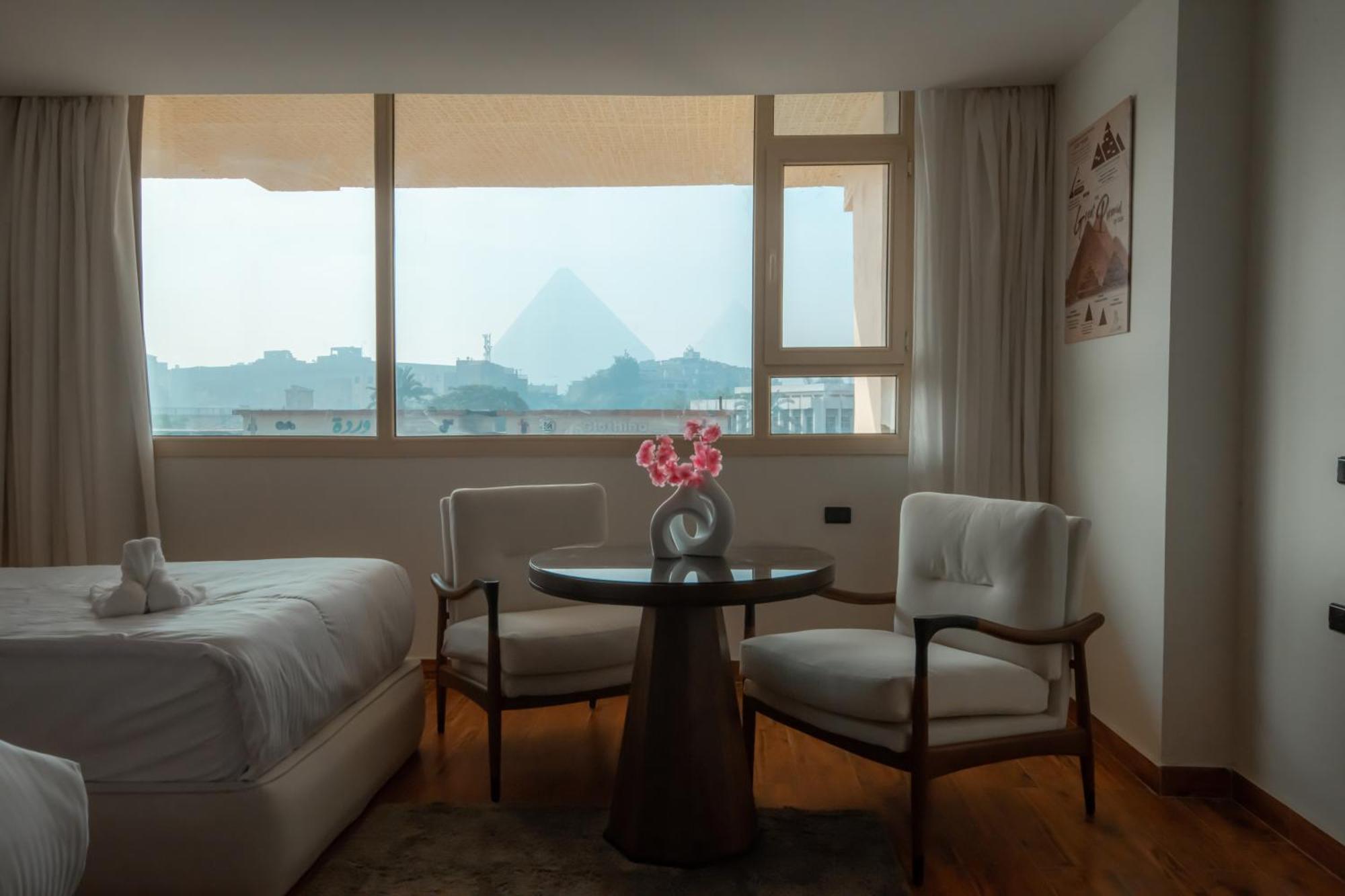 Superior Pyramids Inn Al Kawm al Akhdar Екстериор снимка